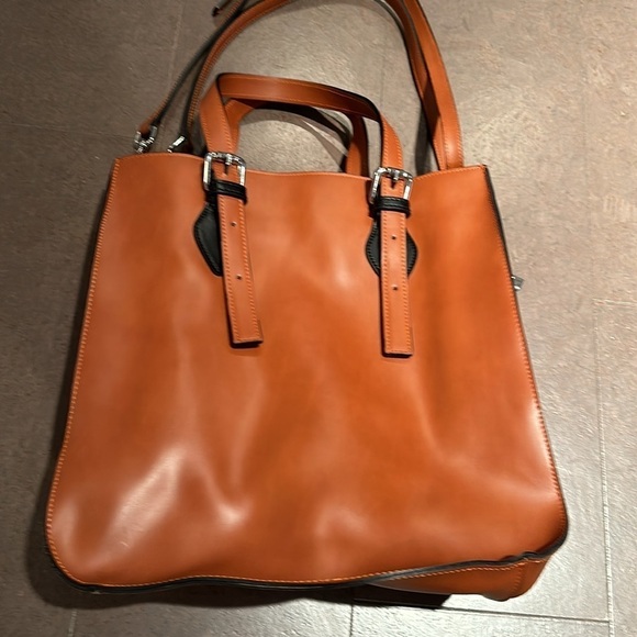 Innue leather handbag - Picture 2 of 13